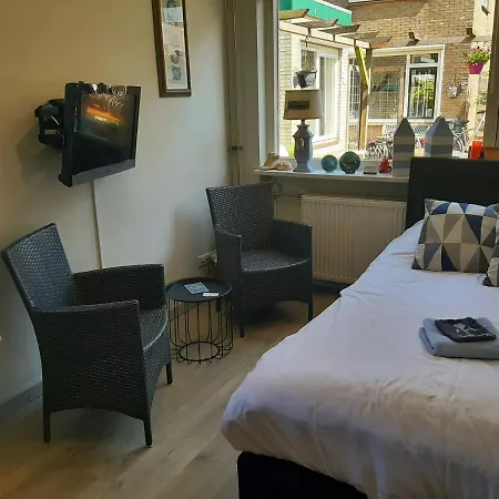 Holiday home Tuinhuis Duinroos Deluxe Callantsoog